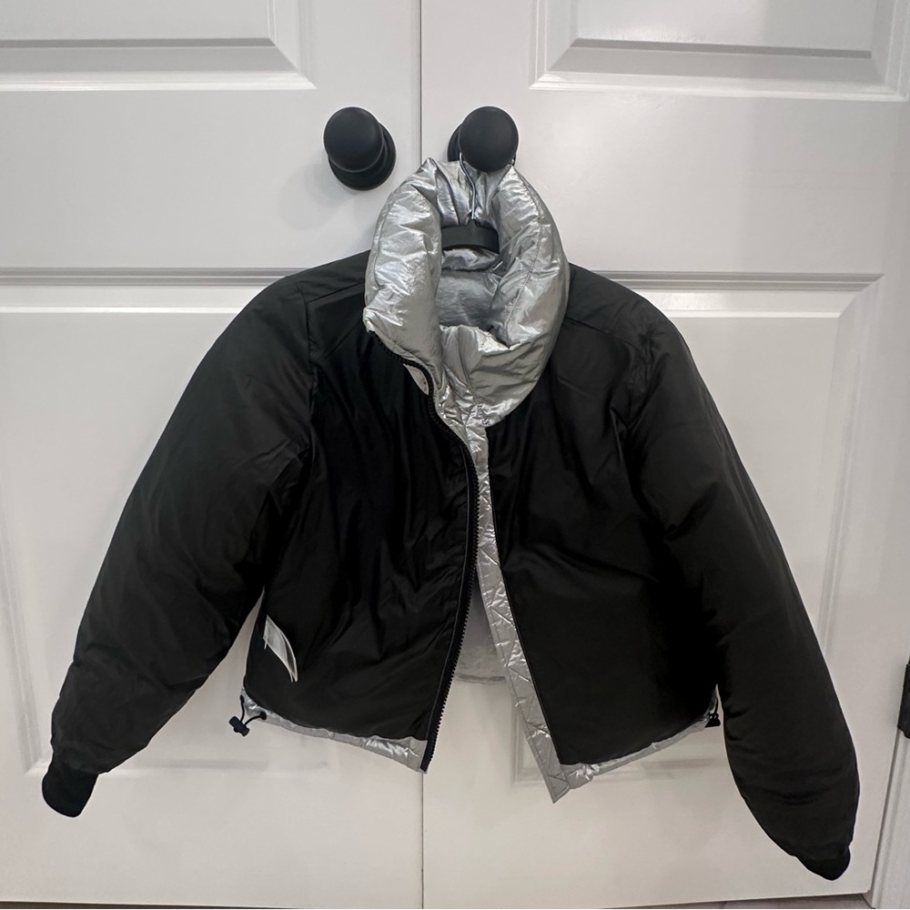 GAP Silver Metallic Crop Puffer Jacket Petite XS Y2K NEW w/ TAGS - Picture 8 of 16